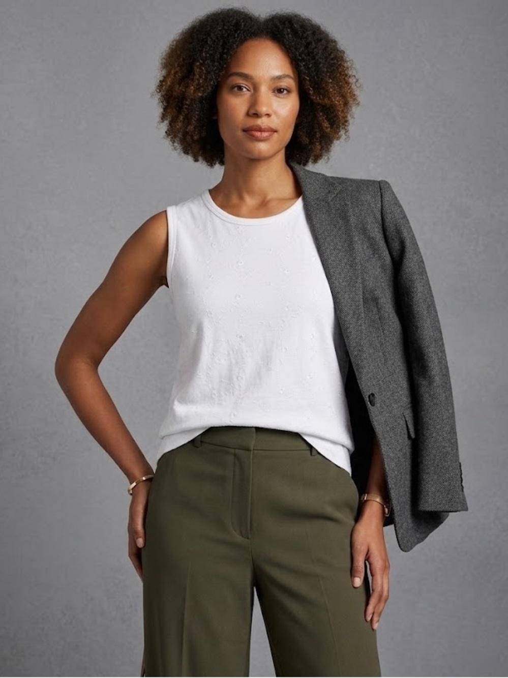 Tabi Simply Classic Embroidered Cotton Tank | Size Large